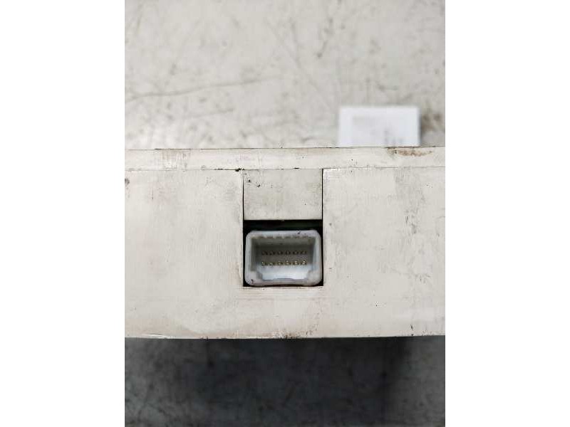 Recambio de pantalla multifuncion para nissan micra (k12e) acenta referencia OEM IAM AX607 4Y06014 