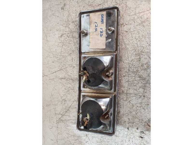 Recambio de piloto trasero derecho para seat 132 2000 referencia OEM IAM   