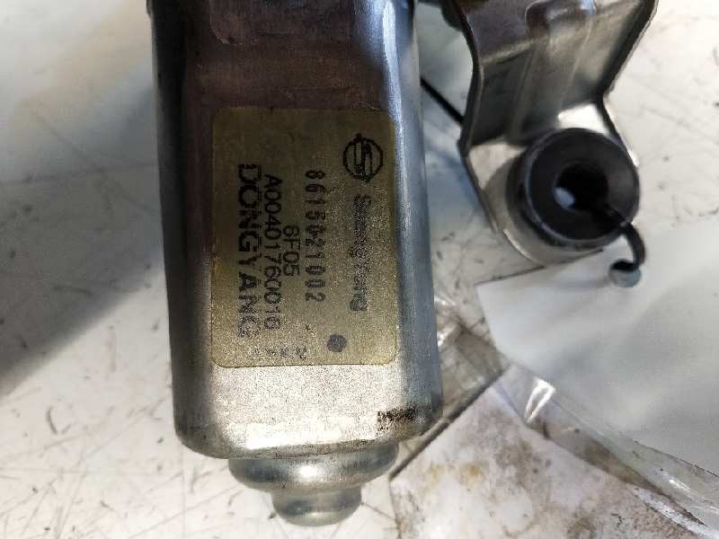 Recambio de motor limpia trasero para ssangyong rodius 2.7 turbodiesel cat referencia OEM IAM 8615021002 A00401760016 6F05