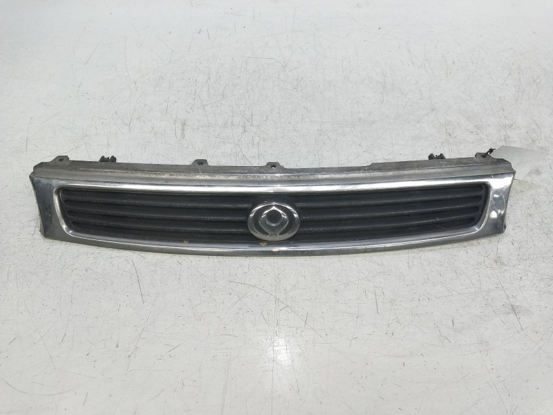 Recambio de rejilla delantera para mazda 626 berlina (ge) 2.5 v6 24v cat referencia OEM IAM   