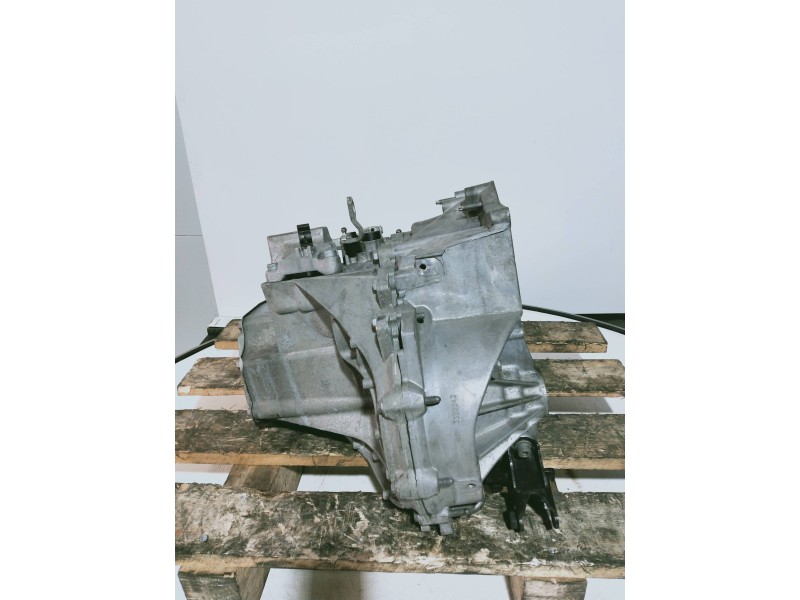 Recambio de caja cambios para peugeot 207 sw outdoor referencia OEM IAM 20EA15 0963127 