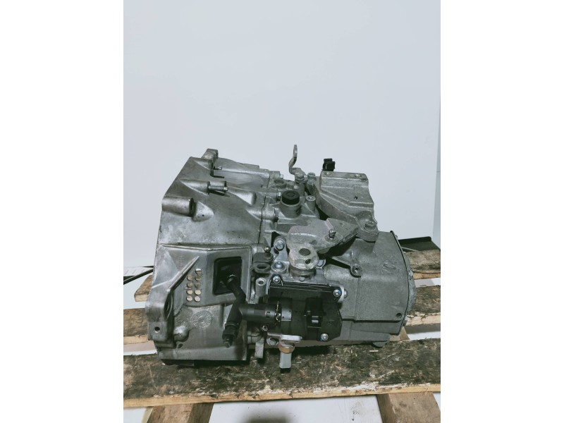 Recambio de caja cambios para peugeot 207 sw outdoor referencia OEM IAM 20EA15 0963127 