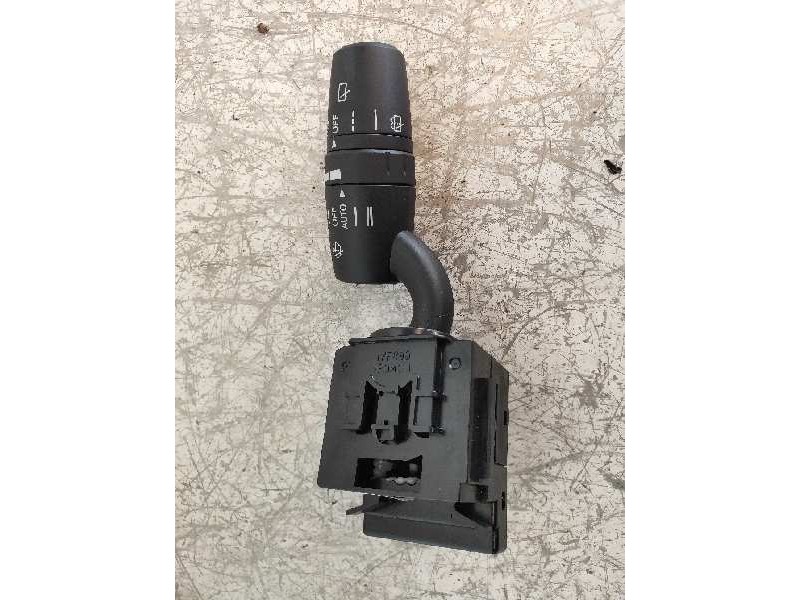 Recambio de mando limpia para mazda cx-5 2.2 turbodiesel cat referencia OEM IAM KD47 17F899 