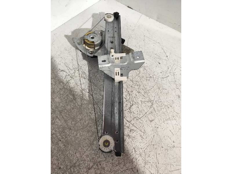 Recambio de elevalunas trasero derecho para dacia duster ambiance 4x2 referencia OEM IAM 8200733832D 9030256 