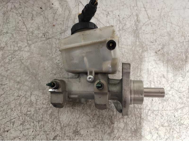 Recambio de bomba freno para dacia duster ambiance 4x2 referencia OEM IAM 084W0  