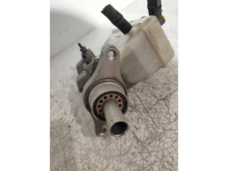 Recambio de bomba freno para dacia duster ambiance 4x2 referencia OEM IAM 084W0  