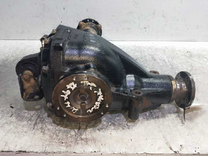Recambio de diferencial delantero para nissan terrano/terrano.ii (r20) 2.7 turbodiesel referencia OEM IAM 38511623007  