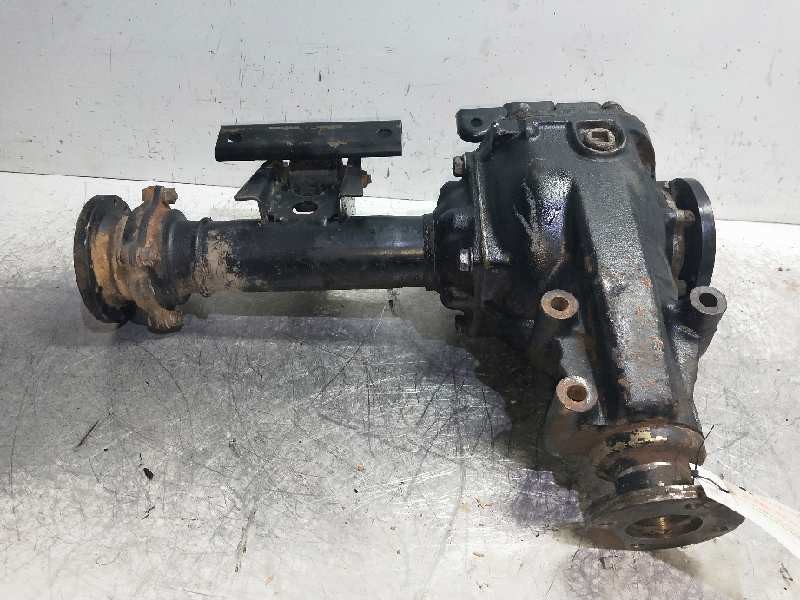 Recambio de diferencial delantero para nissan terrano/terrano.ii (r20) 2.7 turbodiesel referencia OEM IAM 38511623007  