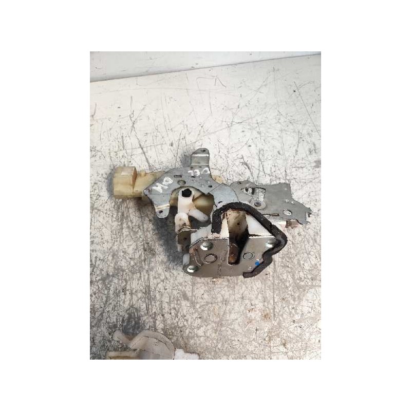 Recambio de motor cierre centralizado delantero derecho para isuzu d-max double cab basis 4wd referencia OEM IAM 8982317611  