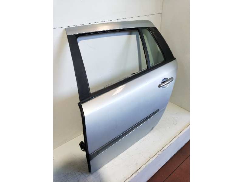 Recambio de puerta trasera izquierda para renault laguna ii grandtour (kg0) dynamique referencia OEM IAM   