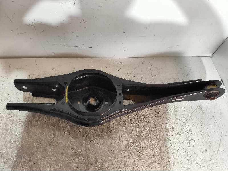 Recambio de brazo suspension inferior trasero derecho para hyundai i30 (pd) style referencia OEM IAM 55220G4AA0  