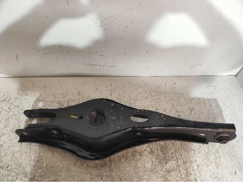 Recambio de brazo suspension inferior trasero derecho para hyundai i30 (pd) style referencia OEM IAM 55220G4AA0  