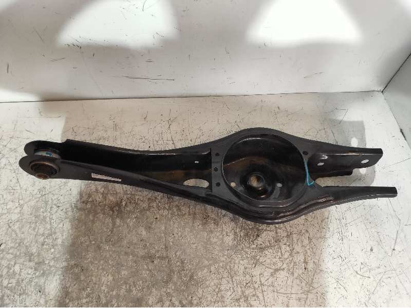 Recambio de brazo suspension inferior trasero izquierdo para hyundai i30 (pd) style referencia OEM IAM 55210G4AA0  