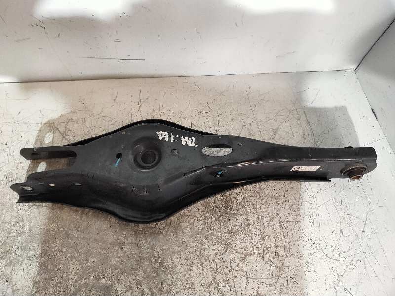 Recambio de brazo suspension inferior trasero izquierdo para hyundai i30 (pd) style referencia OEM IAM 55210G4AA0  