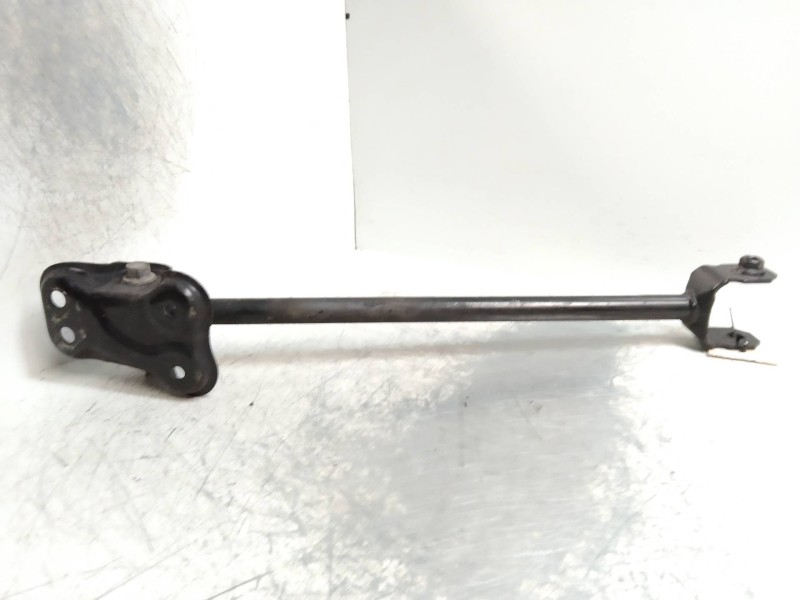 Recambio de tirante trasero derecho para kia cerato 2.0 turbodiesel cat referencia OEM IAM   