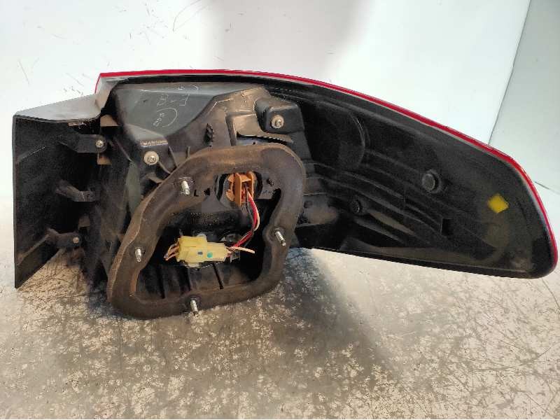 Recambio de piloto trasero izquierdo para subaru legacy lim. b14 limited referencia OEM IAM   84912AJ120