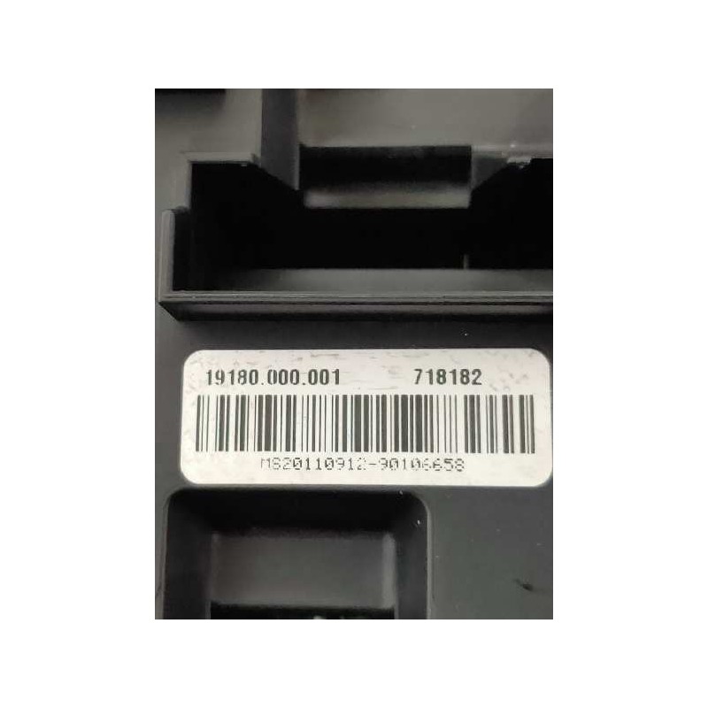 Recambio de caja reles / fusibles para bmw serie 1 lim. (f20) 118d referencia OEM IAM 926111102 19180000001 718182 6114V8