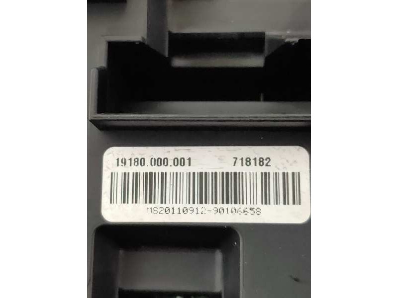 Recambio de caja reles / fusibles para bmw serie 1 lim. (f20) 118d referencia OEM IAM 926111102 19180000001 718182 6114V8