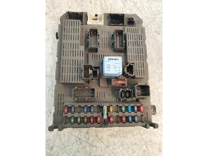 Recambio de caja reles / fusibles para citroen c5 berlina 2.2 hdi vivace referencia OEM IAM 9647448280 T0400 1704025032492