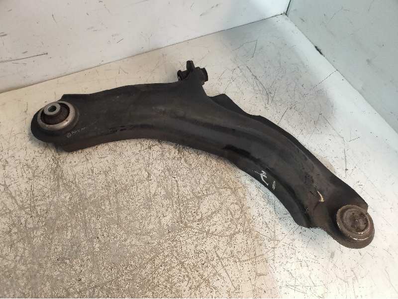 Recambio de brazo suspension inferior delantero izquierdo para renault clio iv 0.9 referencia OEM IAM   