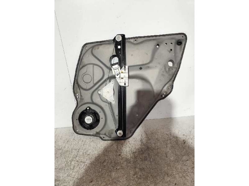 Recambio de elevalunas trasero izquierdo para mercedes clase b (w245) 200 (245.233) referencia OEM IAM A1697301579  