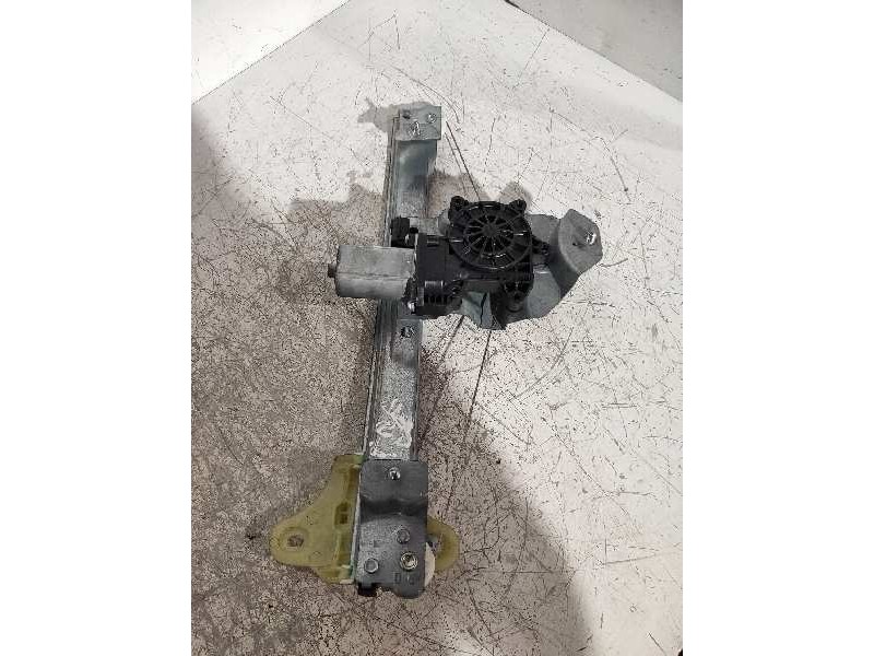 Recambio de elevalunas trasero derecho para renault clio iv 0.9 referencia OEM IAM 128001471B 9030319C 