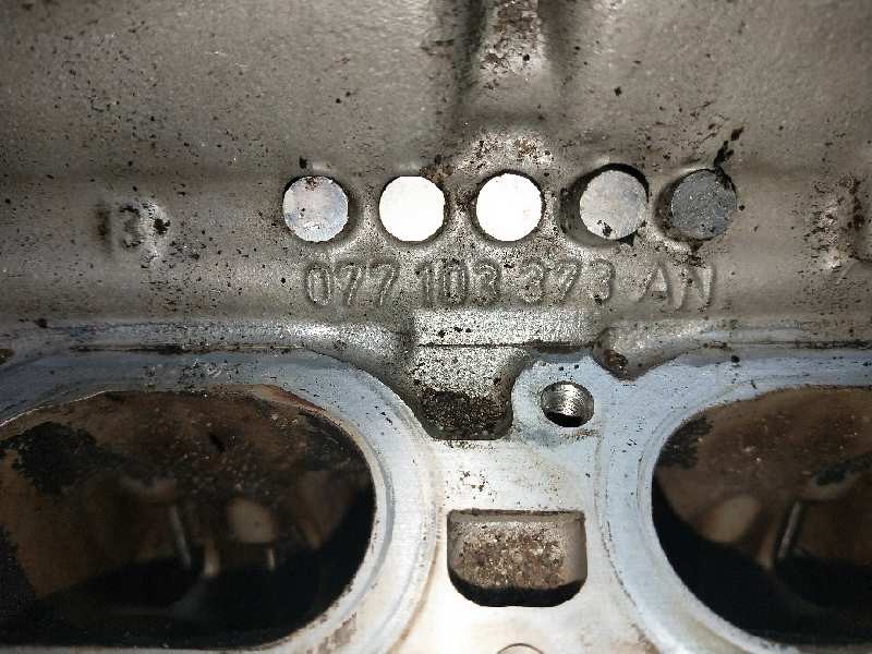 Recambio de culata para audi a8 (d2) 3.7 quattro referencia OEM IAM AKC 077103373AN IZQUIERDA