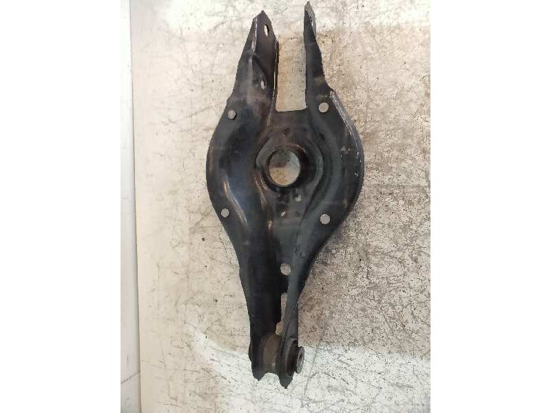 Recambio de brazo suspension inferior trasero derecho para bmw serie 1 lim. (f20) 118d referencia OEM IAM 10353212  