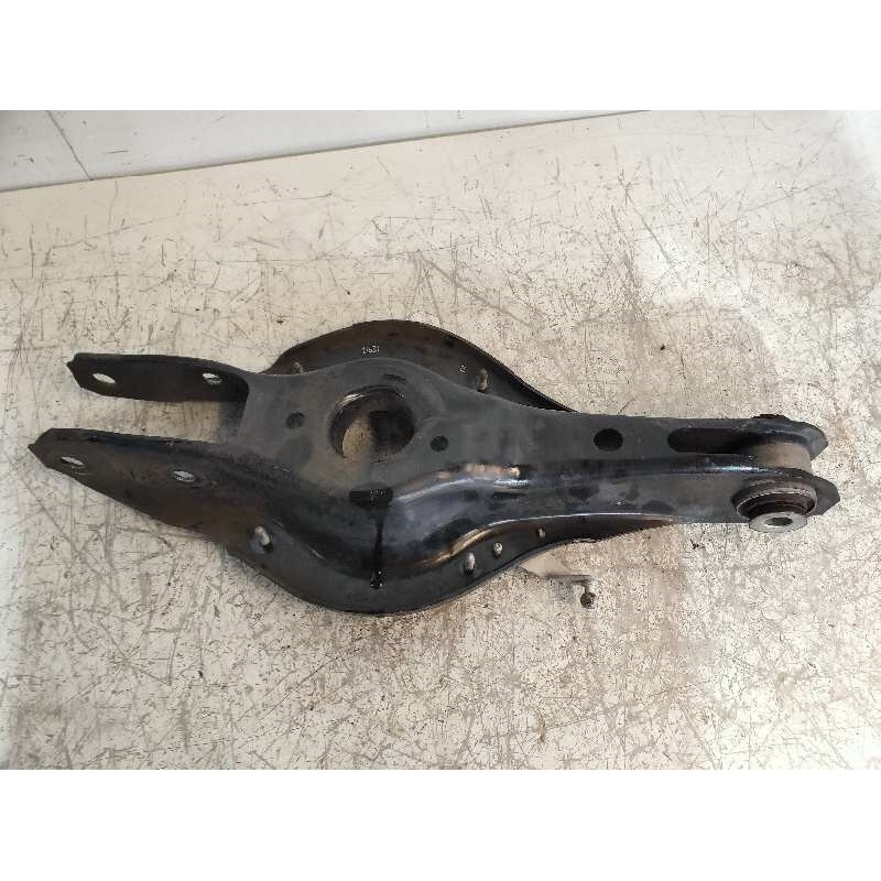 Recambio de brazo suspension inferior trasero izquierdo para bmw serie 1 lim. (f20) 118d referencia OEM IAM 10353212  