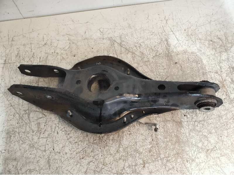 Recambio de brazo suspension inferior trasero izquierdo para bmw serie 1 lim. (f20) 118d referencia OEM IAM 10353212  