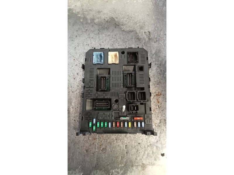 Recambio de caja reles / fusibles para citroen c5 berlina exclusive referencia OEM IAM 9664059080 BSI04EVK0400 