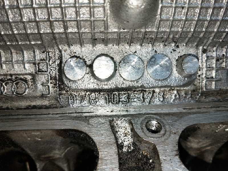 Recambio de culata para audi a6 berlina (4b2) 2.4 v6 30v referencia OEM IAM APS 078103373AH IZQUIERDA