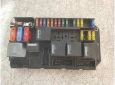 Recambio de caja reles / fusibles para land rover range rover (lm) v8 td vogue referencia OEM IAM 518879002 YQE500370 