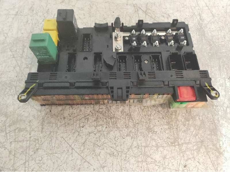 Recambio de caja reles / fusibles para land rover range rover (lm) v8 td vogue referencia OEM IAM   