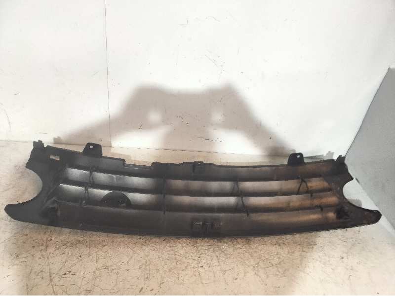 Recambio de rejilla delantera para land rover range rover (lm) v8 td vogue referencia OEM IAM 6H428138  