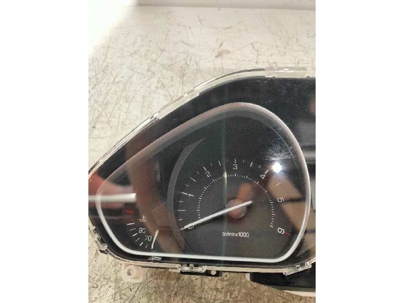 Recambio de cuadro instrumentos para peugeot 208 style referencia OEM IAM 961384898000  