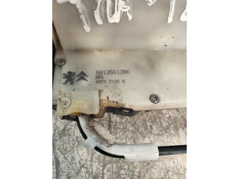 Recambio de motor cierre centralizado trasero izquierdo para peugeot 208 style referencia OEM IAM 9812501280  