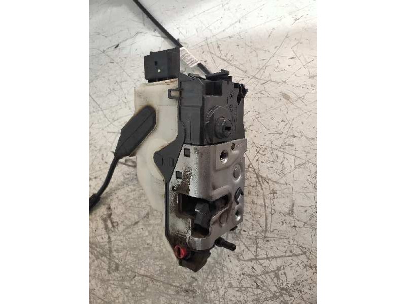 Recambio de motor cierre centralizado trasero izquierdo para peugeot 208 style referencia OEM IAM 9812501280  