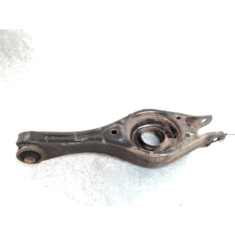 Recambio de brazo suspension inferior trasero derecho para kia magentis 2.0 cat referencia OEM IAM   