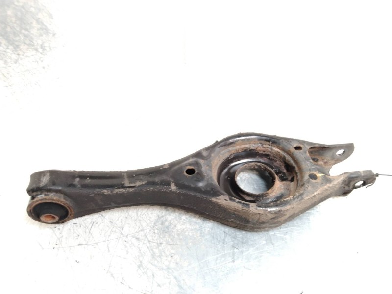 Recambio de brazo suspension inferior trasero derecho para kia magentis 2.0 cat referencia OEM IAM   