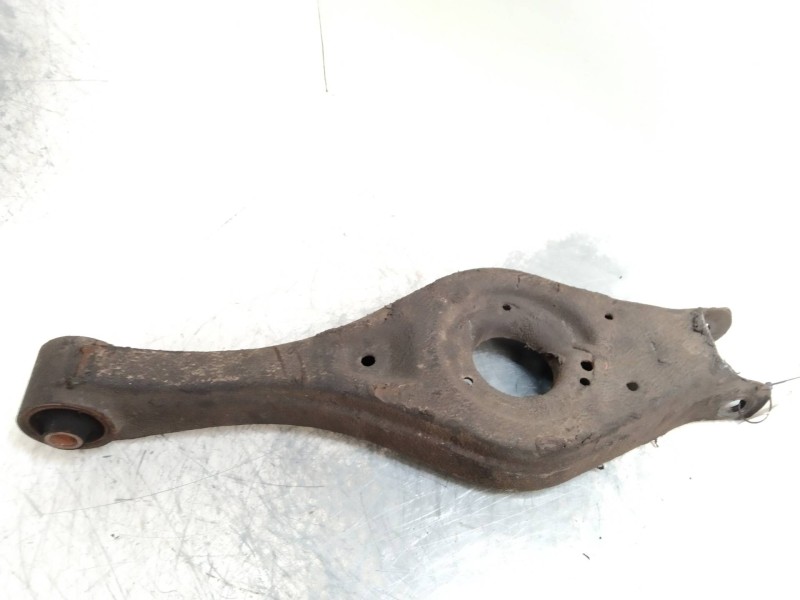Recambio de brazo suspension inferior trasero izquierdo para kia magentis 2.0 cat referencia OEM IAM   