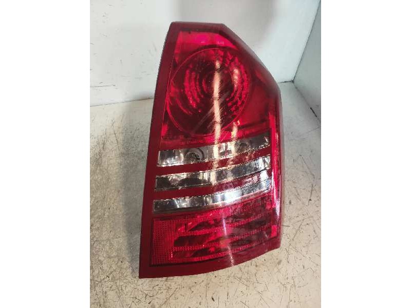 Recambio de piloto trasero derecho para chrysler 300 c 3.5 referencia OEM IAM   