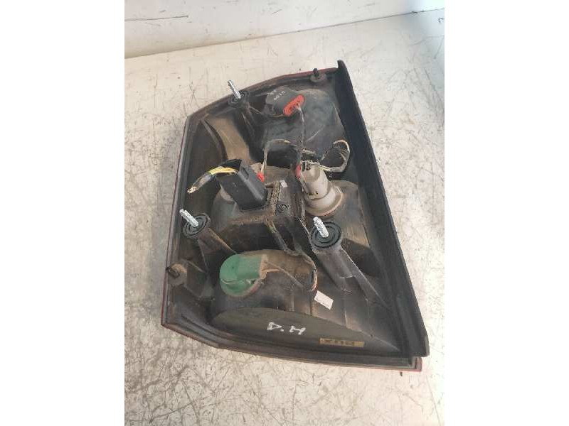 Recambio de piloto trasero derecho para chrysler 300 c 3.5 referencia OEM IAM   