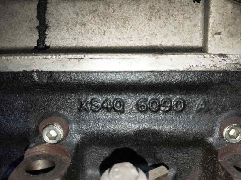 Recambio de culata para ford focus turnier (cak) 1.8 tddi turbodiesel cat referencia OEM IAM C9DC XS406090A 