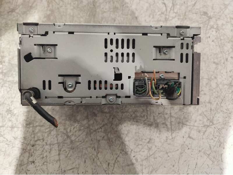 Recambio de sistema audio / radio cd para chrysler 300 c 3.5 referencia OEM IAM P05064067AC  