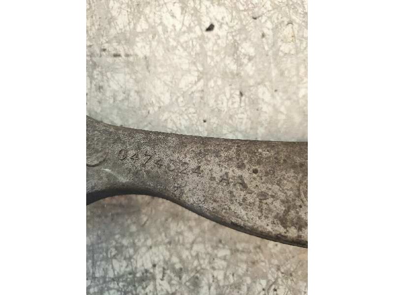 Recambio de brazo suspension superior trasero izquierdo para chrysler 300 c 3.5 referencia OEM IAM 04743241AA  