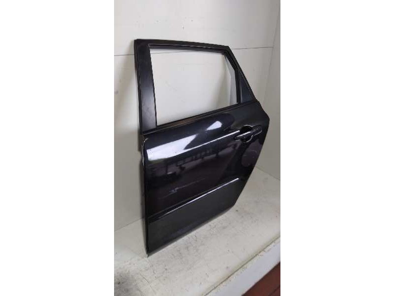 Recambio de puerta trasera izquierda para mazda 3 berlina (bk) 1.6 crdt active+ kendo referencia OEM IAM   5P