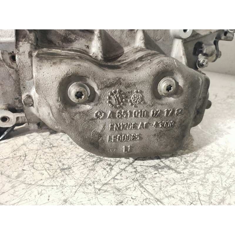 Recambio de culata para mercedes sprinterii caja cerrada (desde 01.06) 210/213/216 cdi (906.611/613) referencia OEM IAM 651955 A