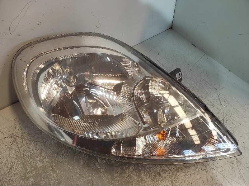 Recambio de faro derecho para renault trafic caja cerrada (ab 4.01) 2.0 dci diesel fap cat referencia OEM IAM 93859830 820070135