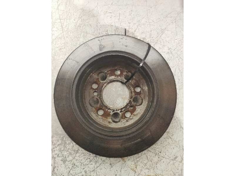 Recambio de disco freno trasero para mercedes clase c (w201) berlina 2.5 d 190 (201.126) referencia OEM IAM   